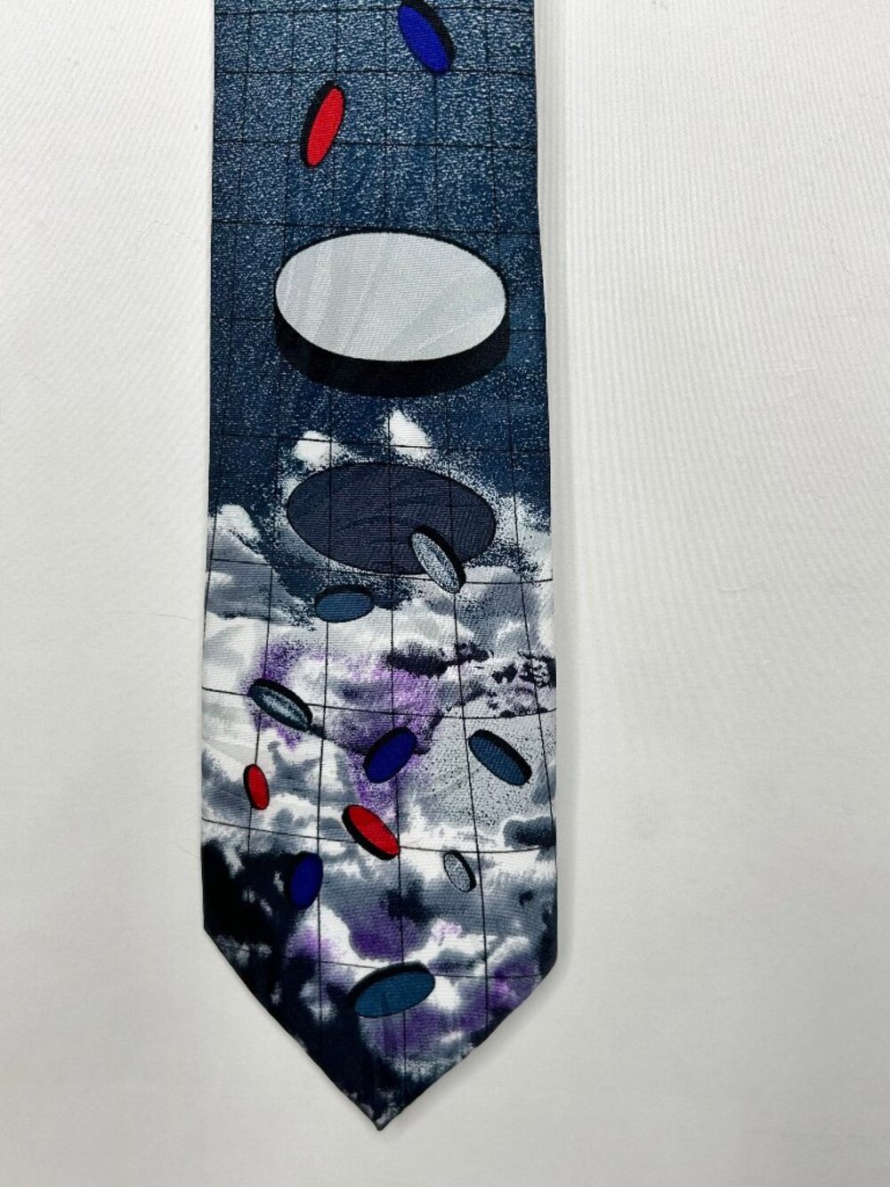 Unbranded Men’s Neck Tie 3 ¾” Blue Gray Abstract w/ Purple Red Geometric Necktie
